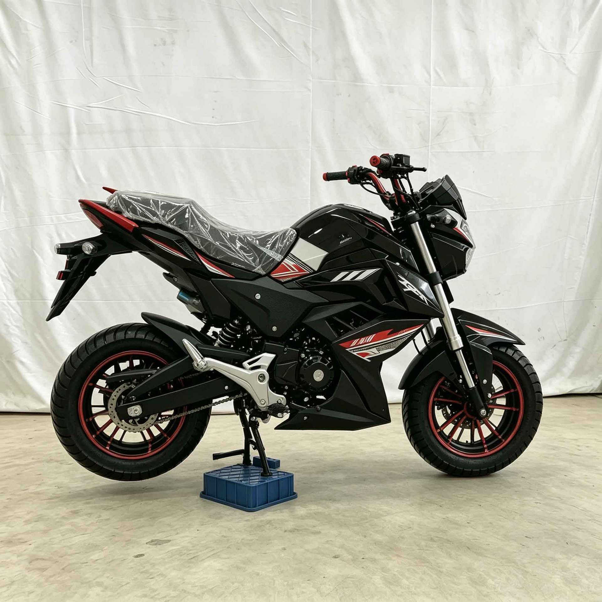 New Model Adult Street Bike Motorcycle, Stable and Durable, Black and Red, Popular Foreign Trade Commuter Vehicle, Wear-Resistant Tires, Long-Distance Riding