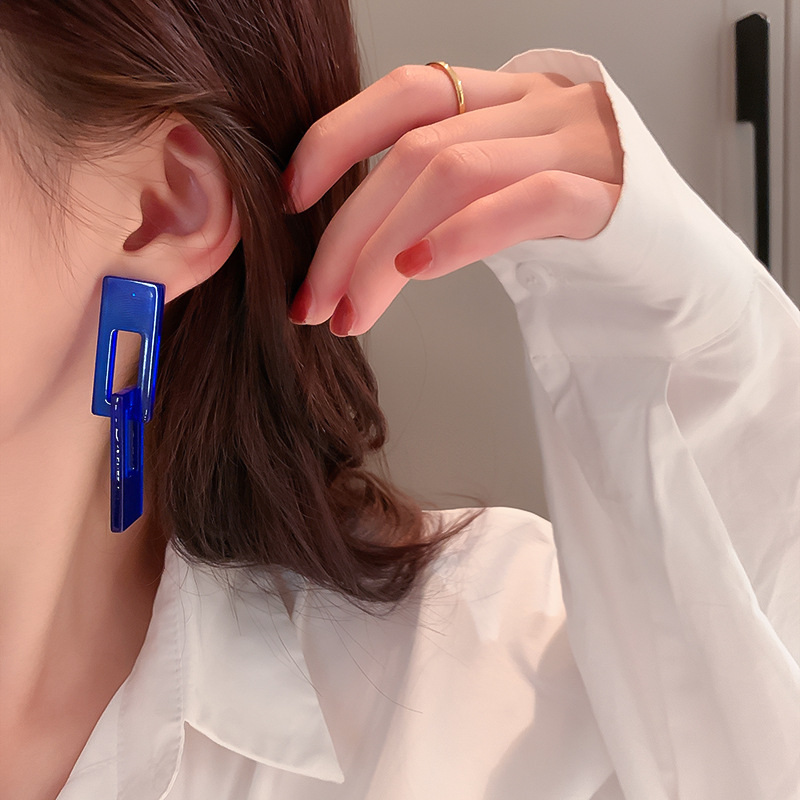 925 Silver Needle Klein Blue Acrylic Cube Earrings European And American Ins Fashionable Simple Temperament Long Geometric Earrings display picture 1