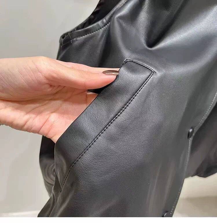 Áo gile da PU nữ dáng ngắn không tay cổ tròn phối layer form rộng — Màu nâu cà phê, màu đen chi tiết 13