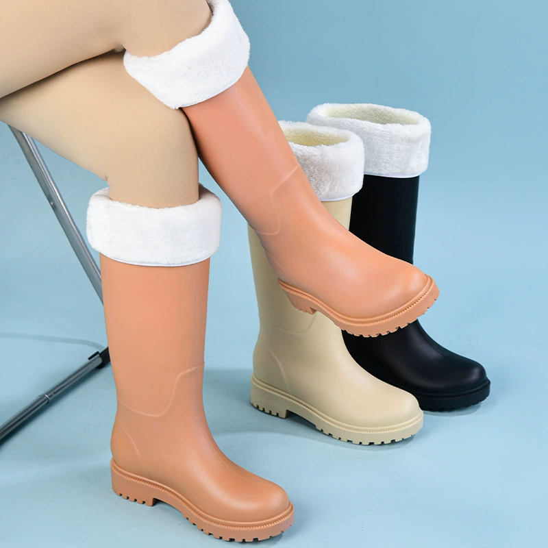 Женские высокие сапоги от дождя 2023 новая мода на плоской подошве с длинной трубкой водонепроницаемые нескользящие сапоги от дождя