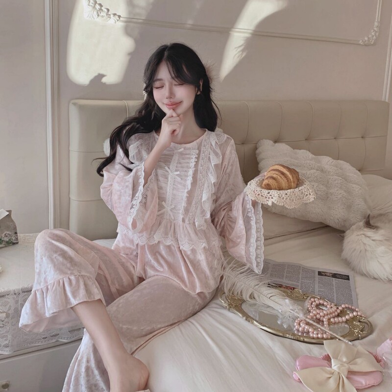 Gold diamond velvet comes with bling flash effect does not shed hair does not fade new autumn and winter pajamas women's suit net red