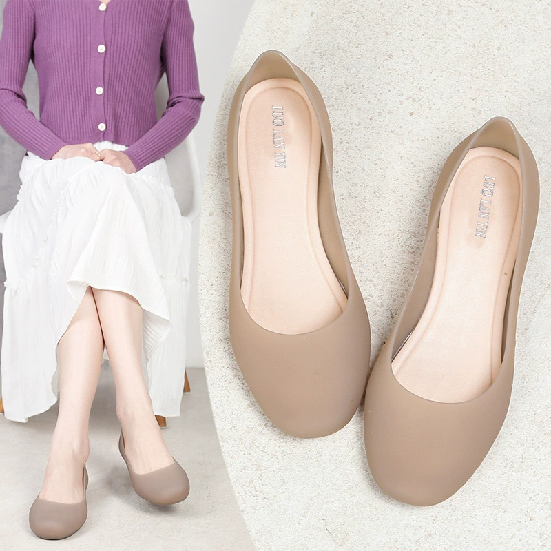 2023 Новые Простые сандалии, женские летние Нескользящие желейные туфли на плоской подошве с мелким носком, желейные туфли с мелким ртом, нескользящий свет