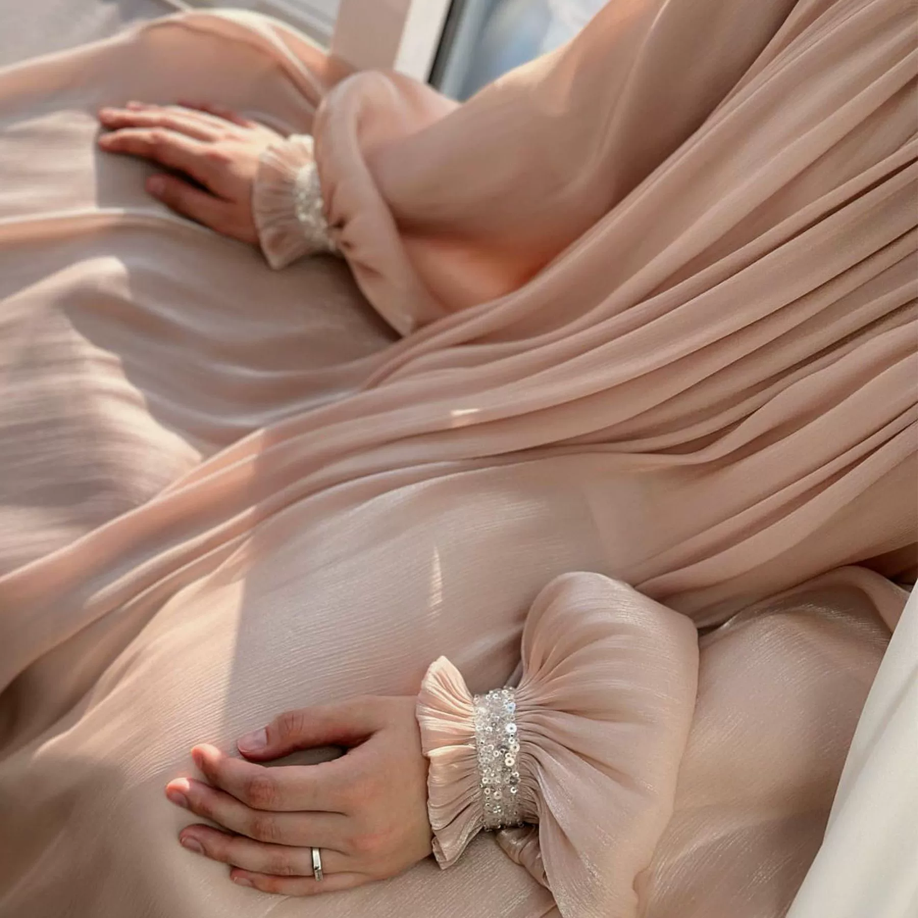 Платье LN7101 Lacersal, скромная длинная плиссированная Organza, однотонные цвета S–XXL