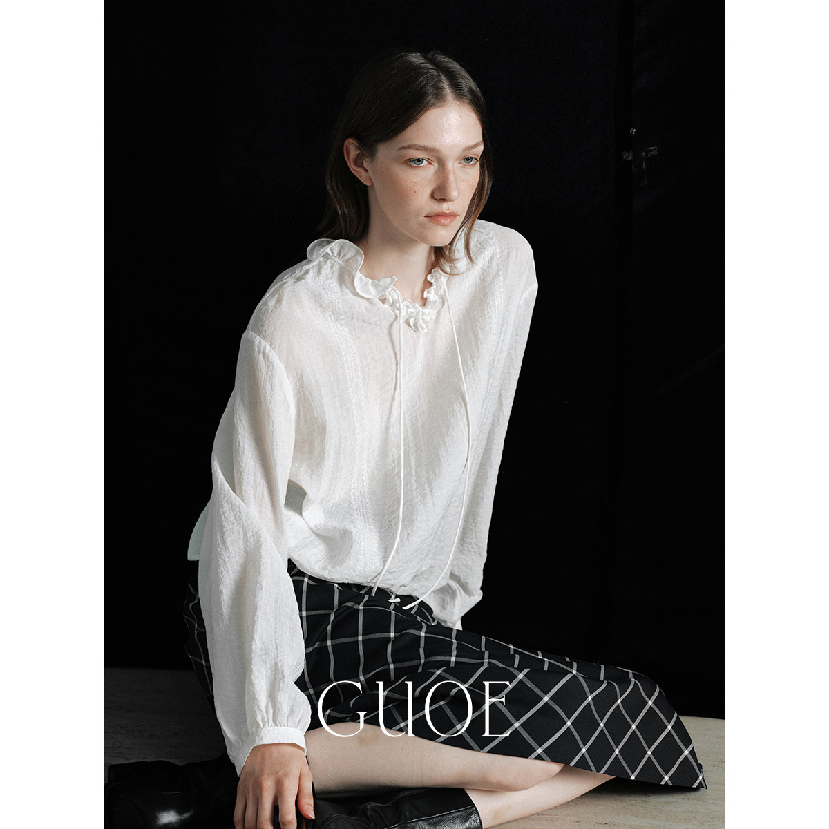 Guoe/26 Spring Fashionable Relaxed Slightly Wrinkled Textured Hem Waist-Cinching Vintage Irregular Lace Collar White Shirt for Women
