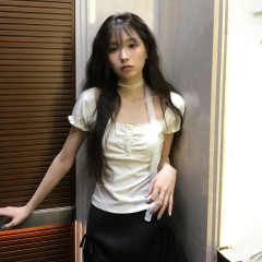 新款纯欲风蕾丝拼接排扣褶皱设计泡泡袖减龄T恤少女围脖基础上衣