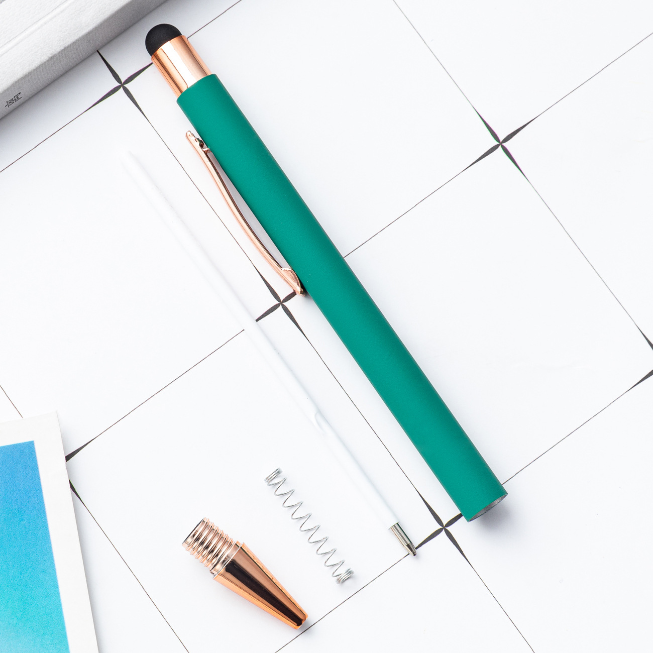 Venta al por mayor láser grabado condensador bolígrafo varilla de aluminio pantalla táctil pluma Prensa de color de goma y plástico