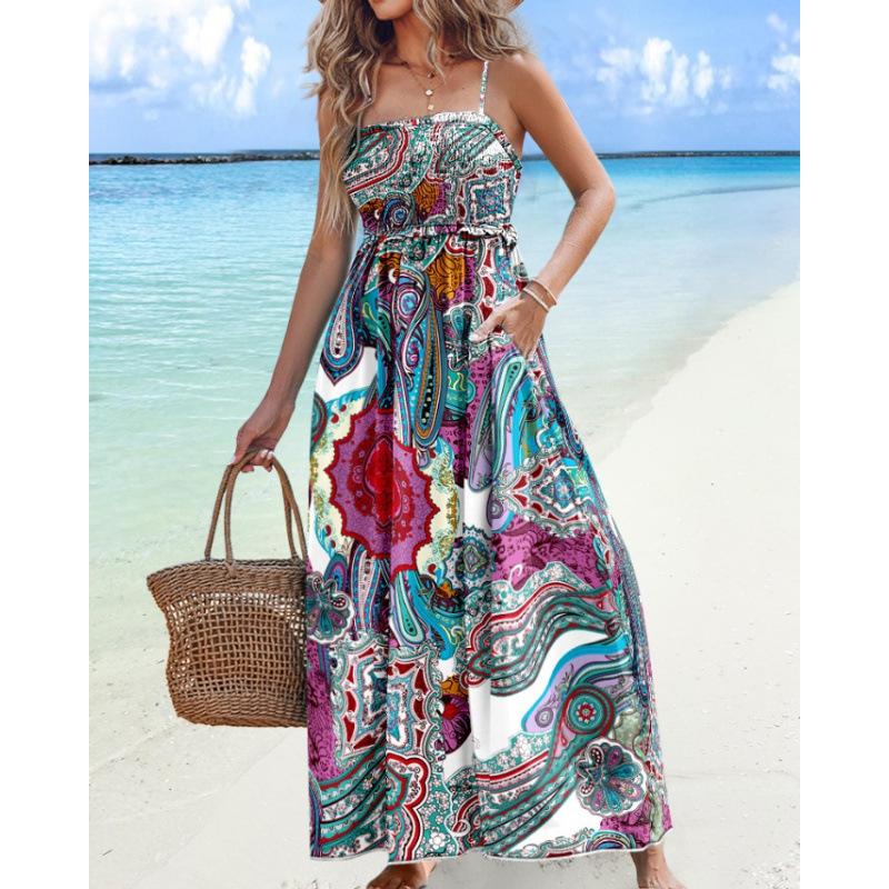 Simple And Fashionable Halter Strapless Dress_ecoleips.com