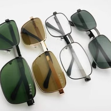 2024 New Reinforced Glass Lens Sunglasses for Men and Women Metal Large Frame Flat Sunglasses Windproof Black Sunglasses