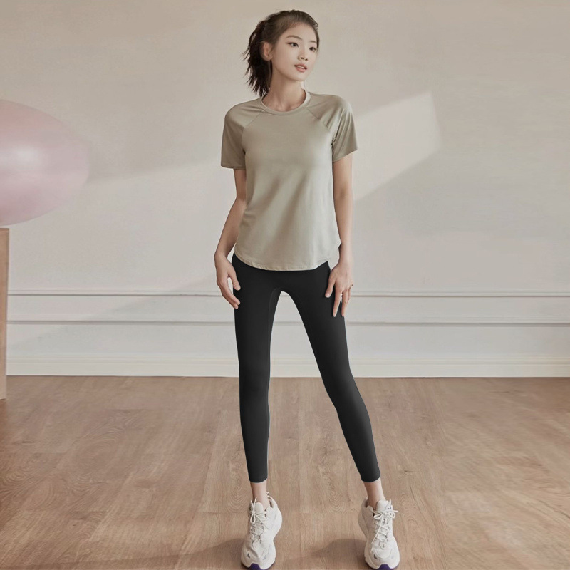 スポーツ速乾性 Tシャツ女性の大きいサイズルーズメッシュカジュアルフィットネス半袖ランニングヨガトップ女性の夏の供給|undefined