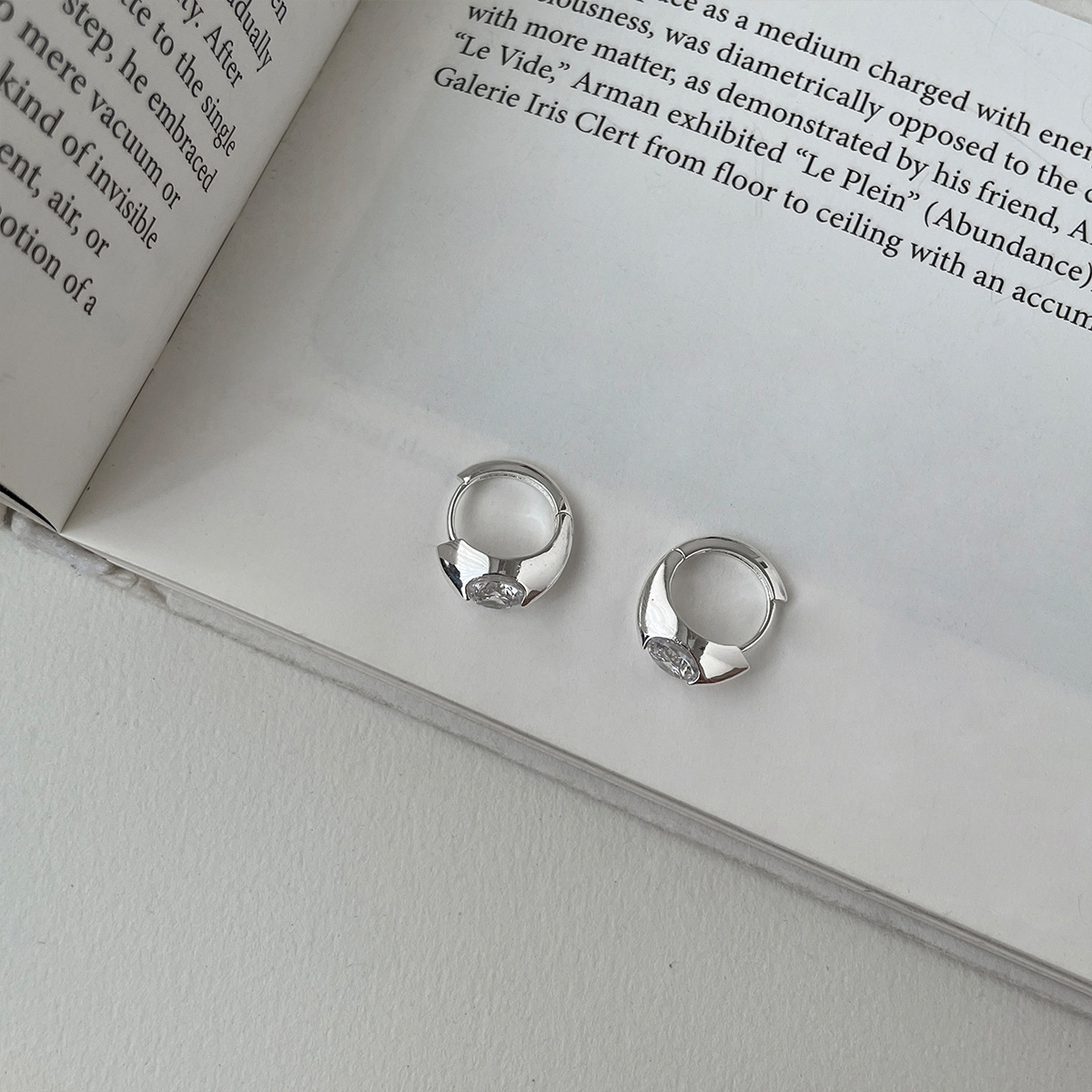 Cubic Zirconia And Pearl Stud Earrings, Delicate And Versatile For Work, Commute And Daily Wear. Hypoallergenic, Tarnish-resistant And Durable For Lon_voghion.com