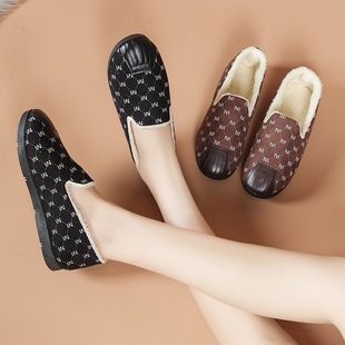 Fleece-Lined Soft-Soled Casual Shoes 2024 New Winter Thickened Warm Casual Fashion Cotton Shoes Slip-On Versatile Loafers