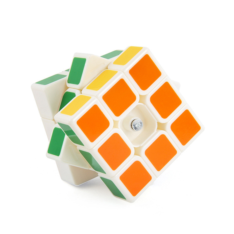 Puzzle infantil con resorte suave rotativo esquina redondeada cubo de tercer orden 3.4cm fondo blanco cubo de orden normal caja de visualización de cubo