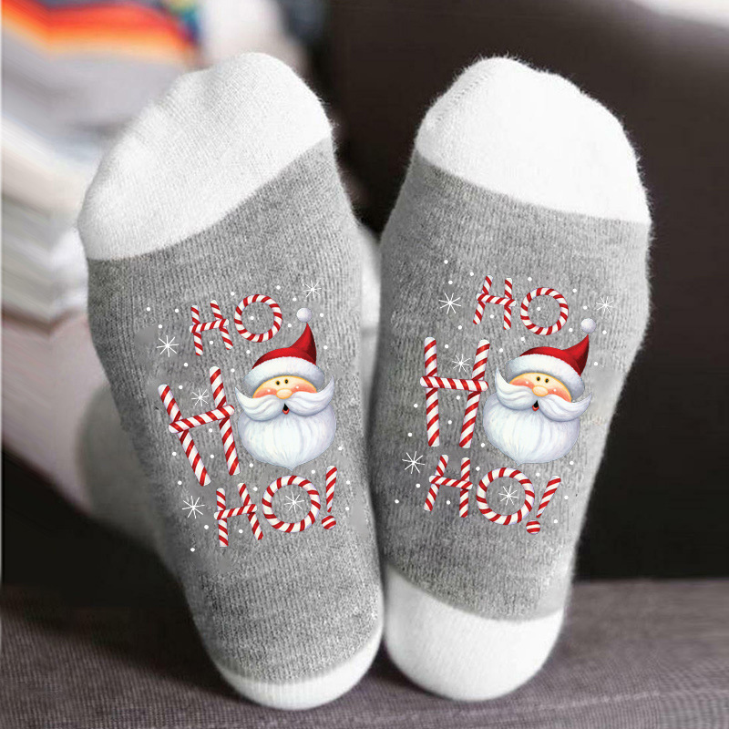 Calcetines navideños con letras de colores en contraste, estampado de muñeco de nieve, calcetines unisex de algodón con elementos navideños para comercio exterior.