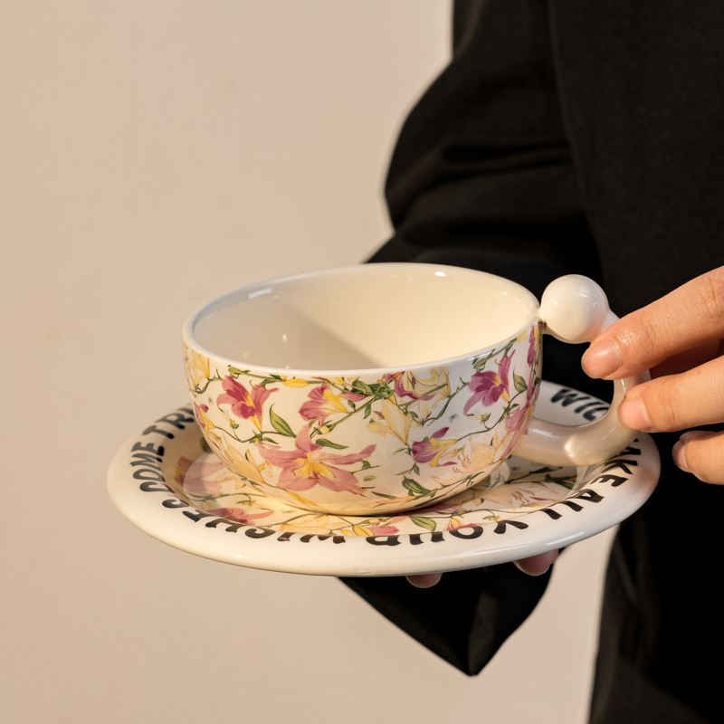 High-Looking Retro French Ceramic Cup with Lily Flower Oil Painting Coffee Cup and Saucer Set Afternoon Tea Latte Mug