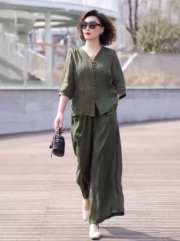 Two-Piece Retro Mom Fashion Slim-Fit New Casual Loose Top and Wide-Leg Pants Set for Women, Artistic Style Two-Piece Retro Mom Fashion Slim-Fit New Casual Loose Top and Wide-Leg Pants Set for Women, Artistic Style