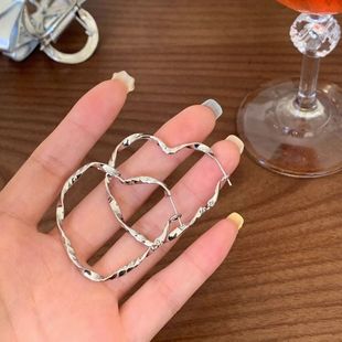 ins���s�ٴ��䵭�L���Ķ�Ȧ�p��С�����h�OӋ�и߼���ᔶ��Ů