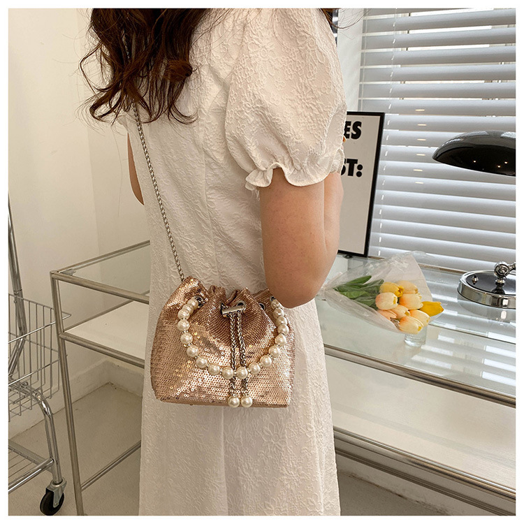 Women's Medium Pu Leather Solid Color Elegant Classic Style Beading Sequins String Bucket Bag display picture 9