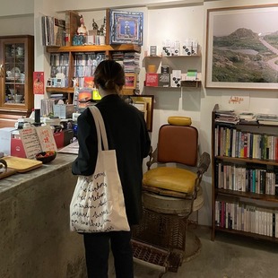 Ӣ����ĸ��ʽ������&ldquo;What's in my bag&rdquo;���s���ذ�ͨ�ڰ�ُ���