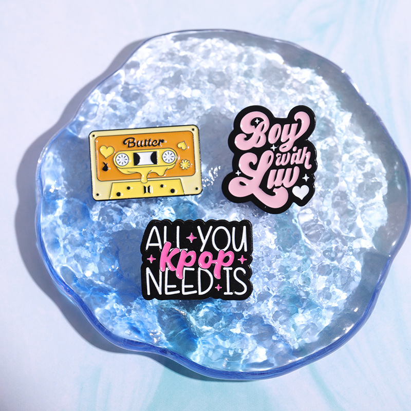 Unisex Gender Retro Pin Letter Tape Alloy Stoving Varnish Unisex Brooches