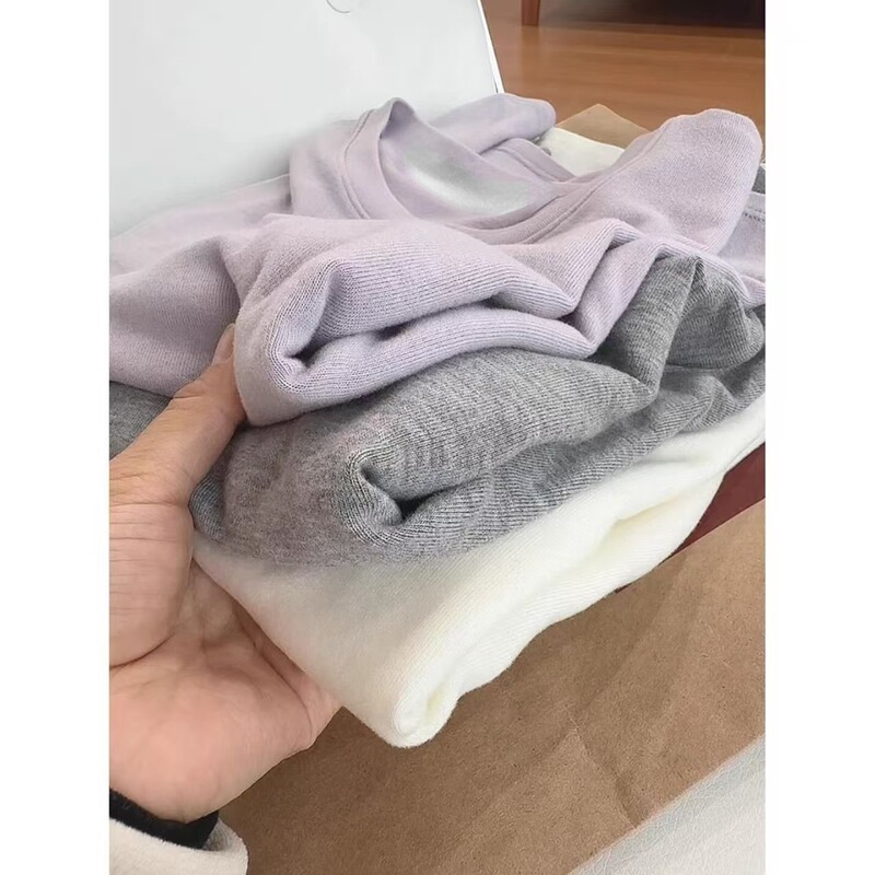 Purple French-style, soft and comfortable long-sleeved round-neck T-shirt for women, perfect for spring and autumn, with a simple and elegant design, ideal as an inner layer or base layer Purple French-style, soft and comfortable long-sleeved round-neck T-shirt for women, perfect for spring and autumn, with a simple and elegant design, ideal as an inner layer or base layer