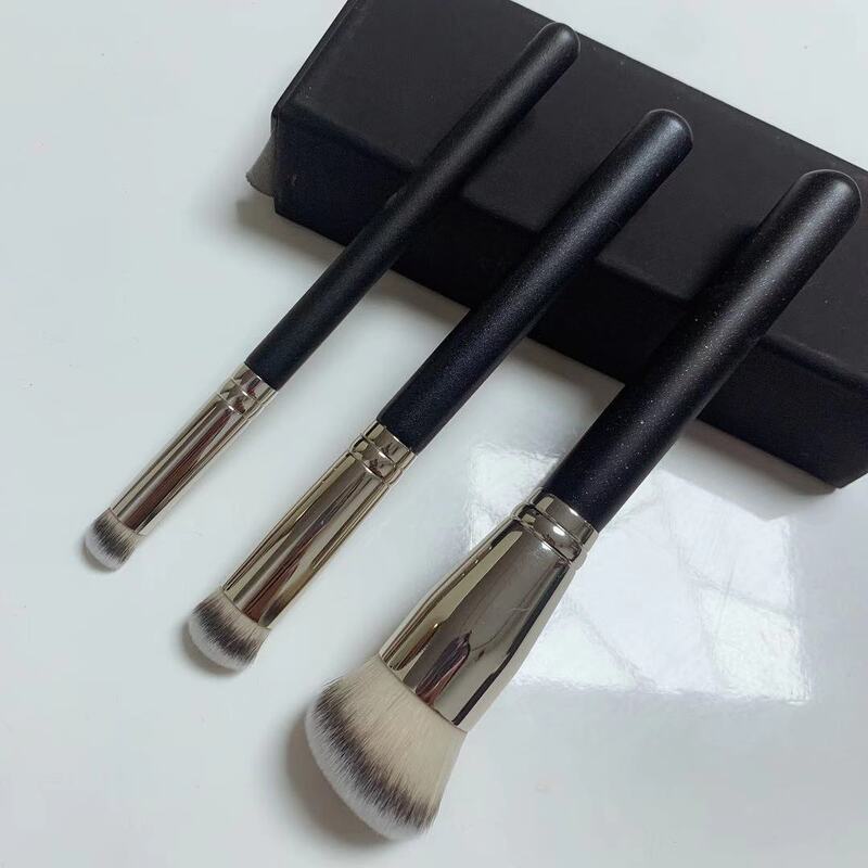 Wholesale 270s concealer brush Bevel round head black rim of the eye Acne Makeup Makeup cream foundation Cangzhou makeup brush