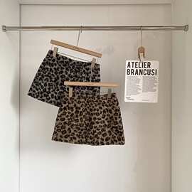 2025年秋冬新款韩版时尚豹纹羊羔毛A字裙女高腰显防走光短裙潮