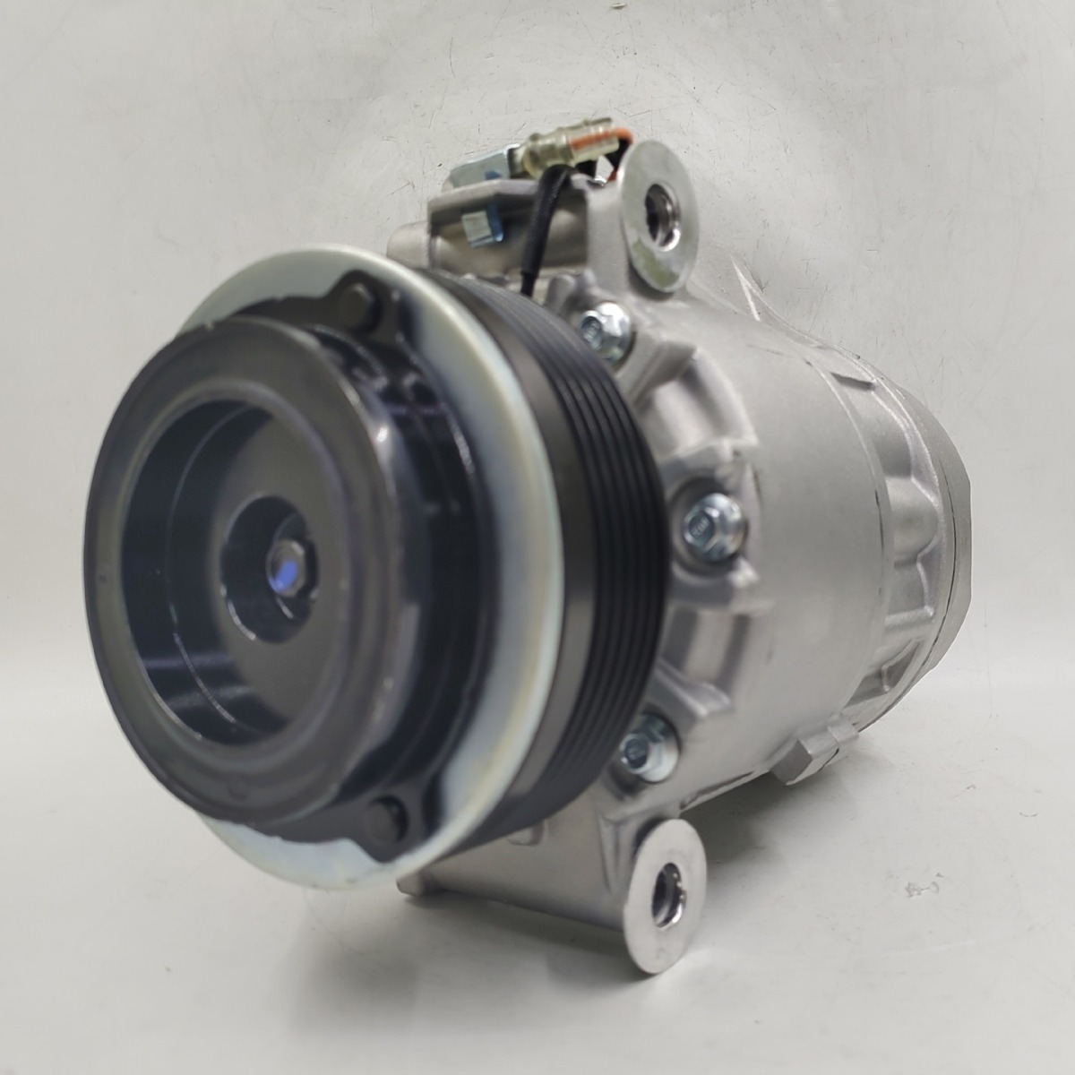 跨境专供汽车空调压缩机适用于宝马X5E706PKWXBM14016