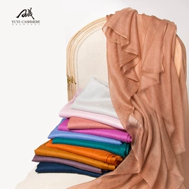 披肩;围巾;成人帽