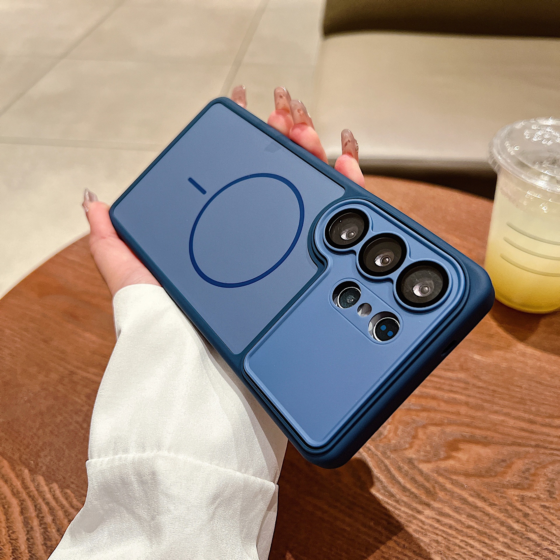 Transfronterizo aplicable Samsung S26ULTRA estuche de teléfono móvil de alto nivel esmerilado color de la piel absorción magnética S26P cubierta de protección contra caídas