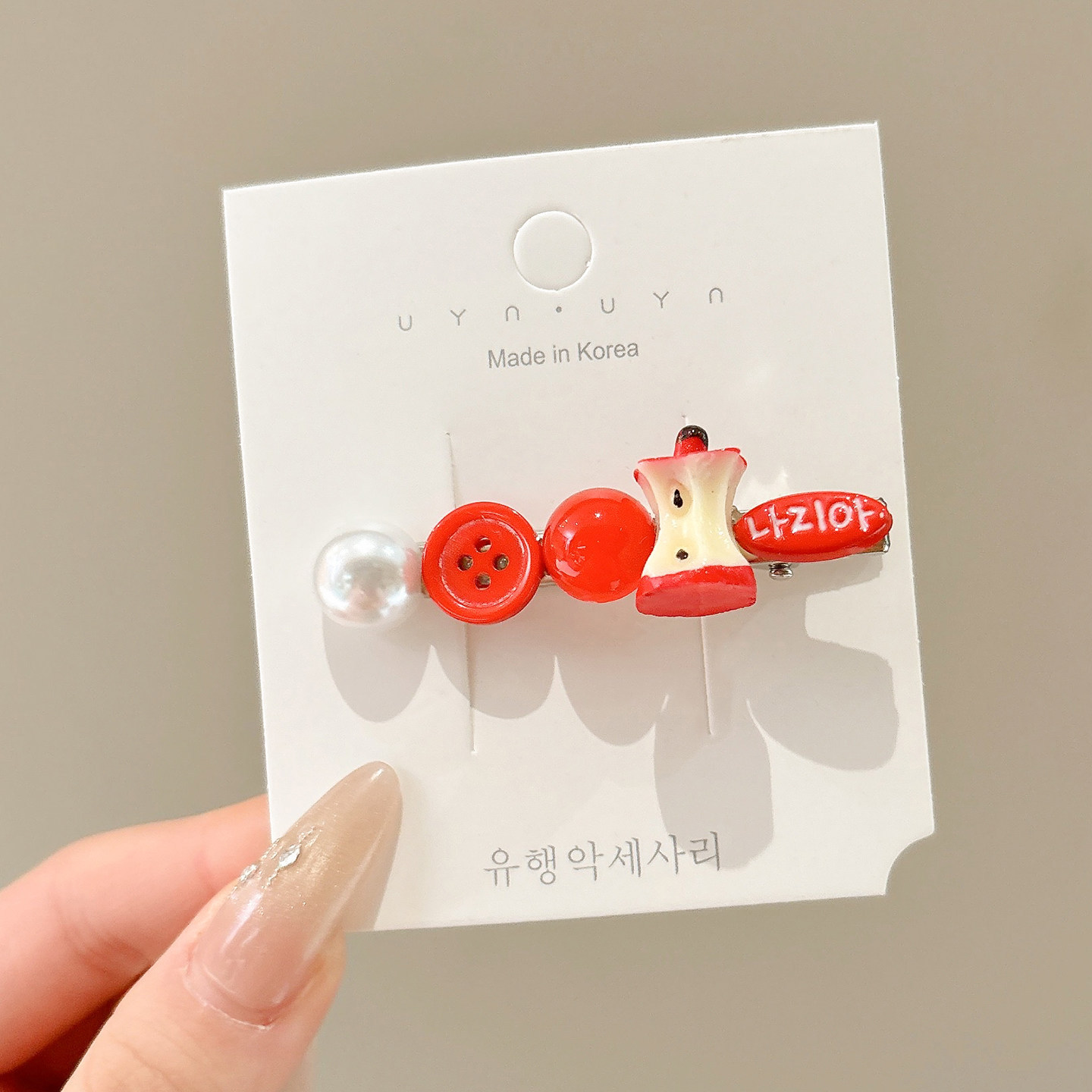 #2 little apple button red label - approx. 5.8cm