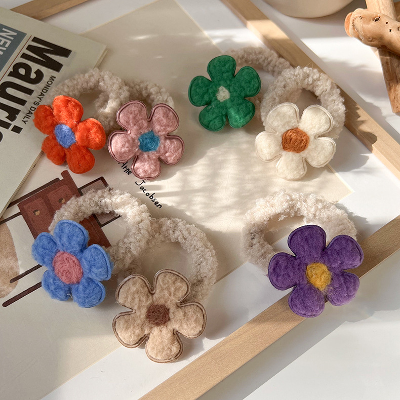 Autumn And Winter New Color Lamb Hair Flower Hair Ring Cute Ball Head Sweet Hair Accessories Plush Rubber Band display picture 11