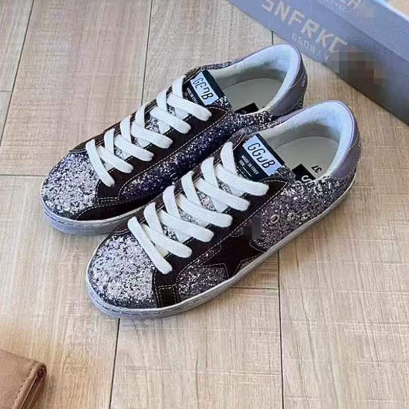 Alta versión coreana pequeños zapatos sucios mujer 2025 nuevos zapatos de cuero retro viejo plano casual estrella zapatos sucios