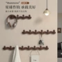 墙上卧室入户打孔挂衣架