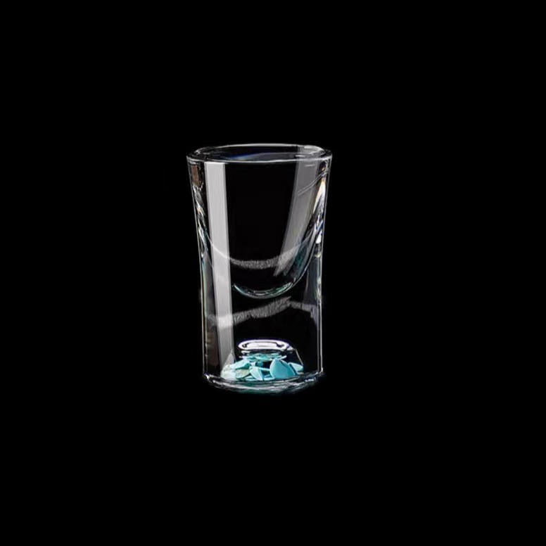 Dos dos tazas de vino chino de alta calidad conjunto de dispensador de vinos creativo casero Jinshan lámina de oro 100ml con la escala de vinos