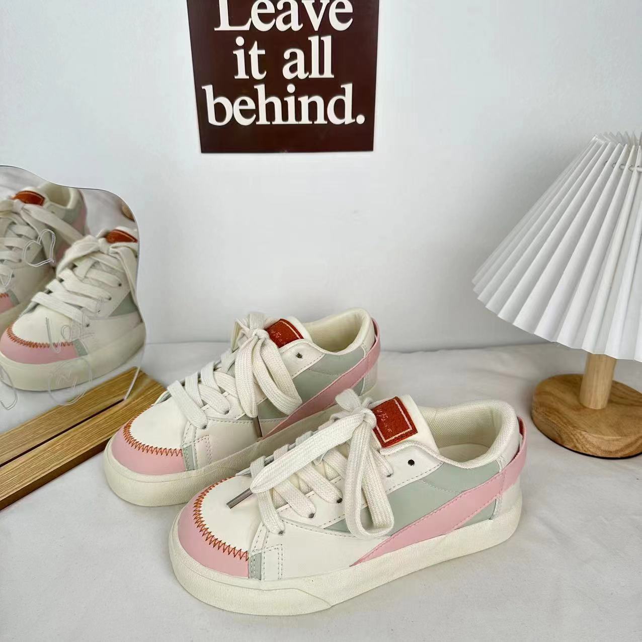2024 primavera y verano de bajo nivel de color coreano zapatos de lona de mujer Harajuku ventilado puerto callejero de moda zapatos blancos