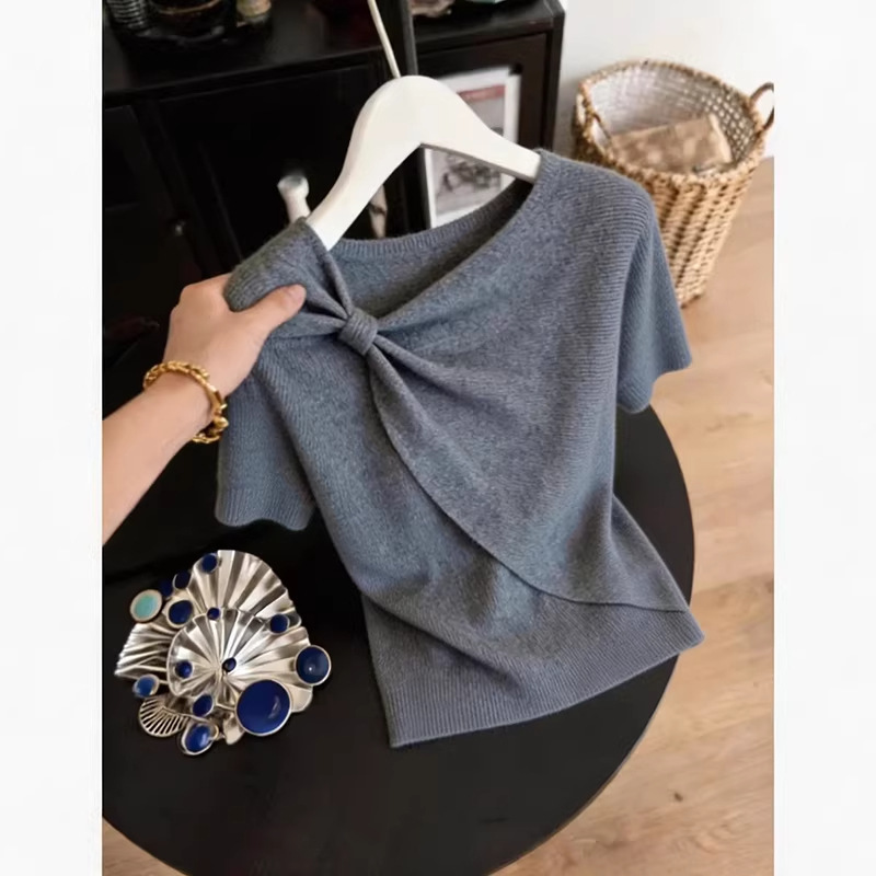Beautiful and Elegant Bow-Knot Short-Sleeved Knit Top with a Stunning Vibe, 2026 Summer New Style, Fashionable and High-End, Slimming Top