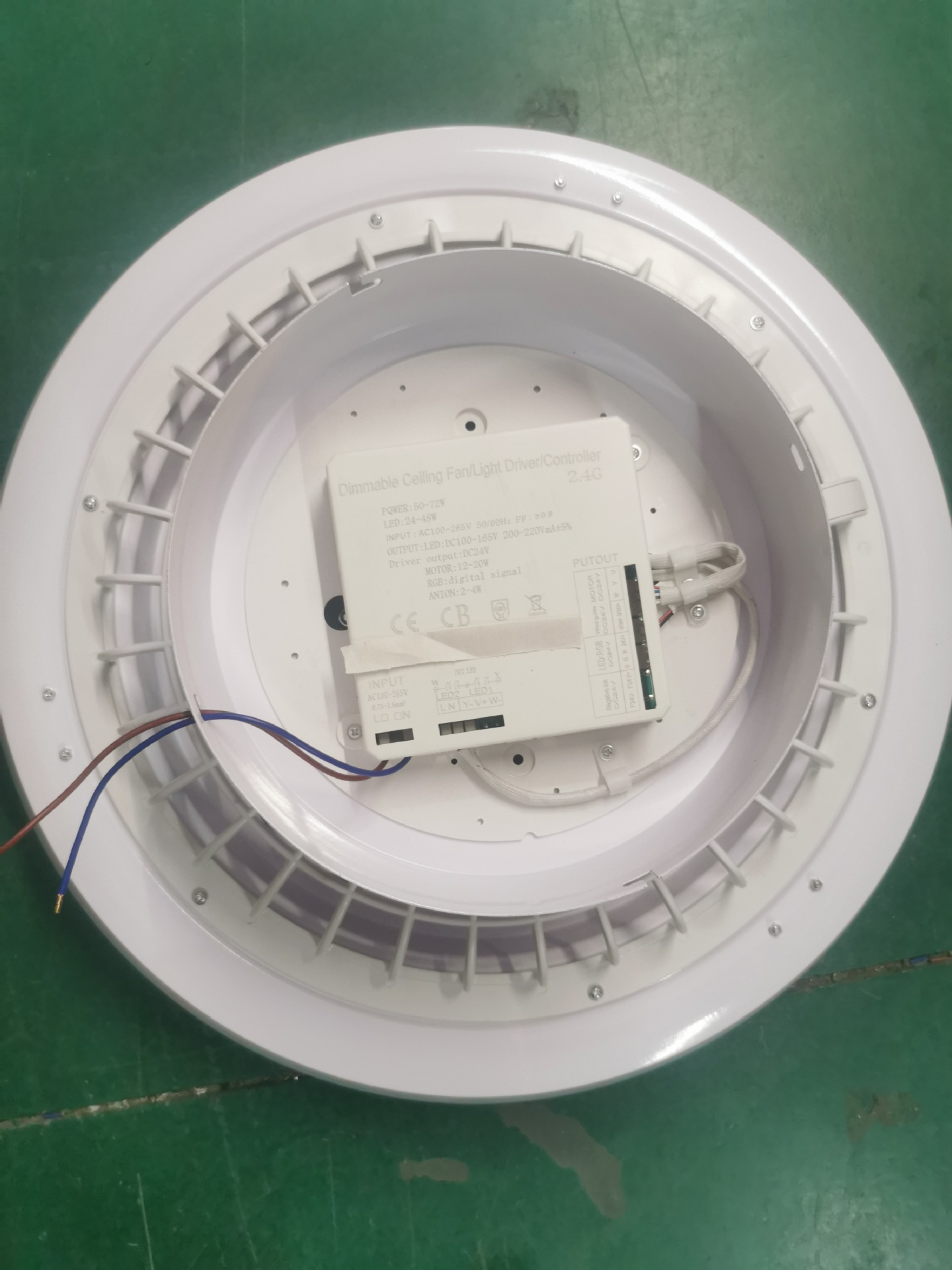 负离子风扇灯背面