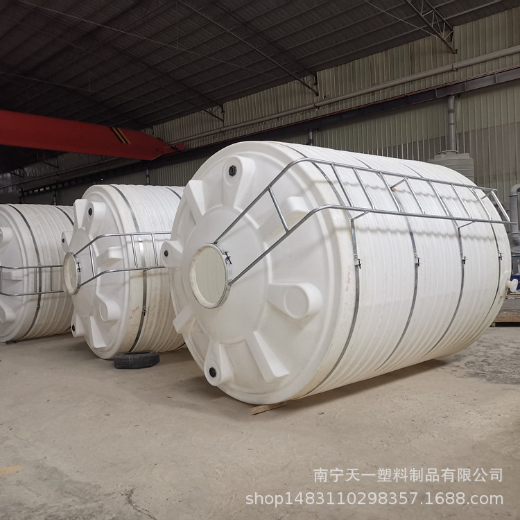 广西20吨塑料水塔,10吨PE储罐,30吨塑料储罐,50吨化工储罐厂家