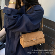 高级感翻盖小包女2026新款单肩斜挎包通勤洋气小众设计小方包