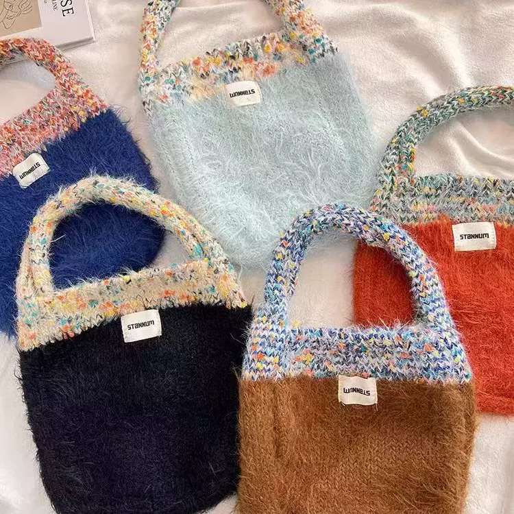 日韩新品毛绒手提包可爱超Q撞色针织小拎包学生百搭钥匙手机包女