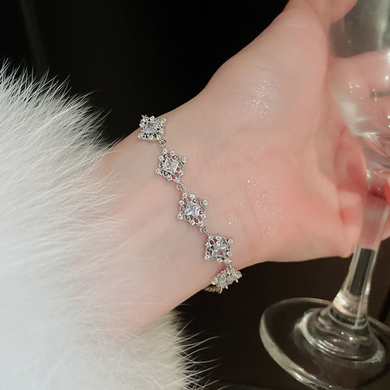 Pulsera de letras de ácido acético de circón Moda exquisita pulsera de viento frío ligero lujo temperamento de alta gama al por mayor