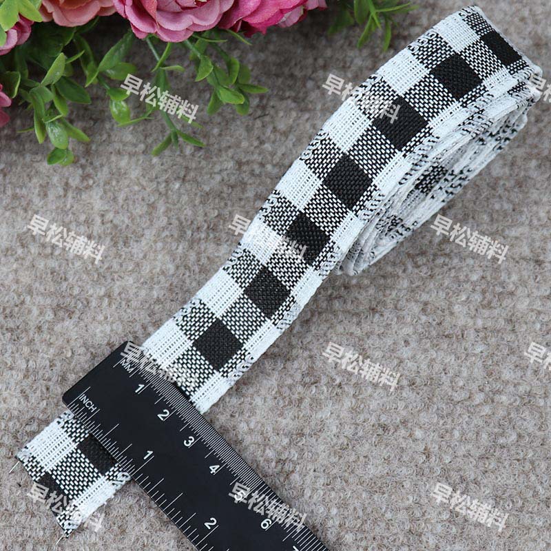 길이 1.8 m * 폭 2.5cm (흰색 가장자리가있는 흑백 격자 무늬)