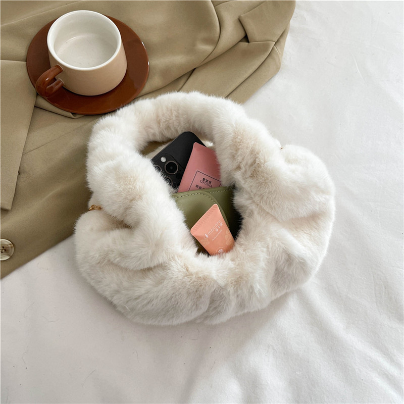 Bolso de mano peludo para mujeres ins versátil nuevo nicho de moda bolso de mochila bolso de nube bolso de cadena pliegue bolso de moda