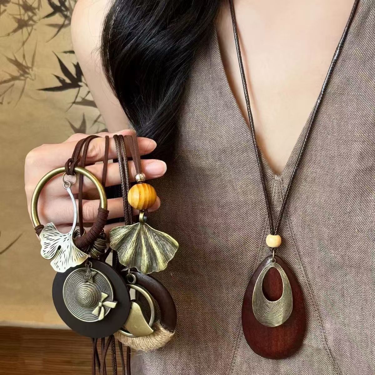 Ethnic Style Round Wooden Pendant Necklace with a High-End Feel, Sweater Chain, Retro Fashion Accessory with a Unique Design
