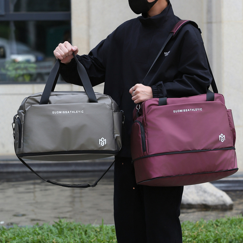fashionable capacious universal travel bag