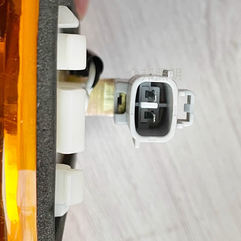 Suitable for Sinotruk Howo Ace Lions Rui Lion Teng Lion Cab Door Turn Signal LED