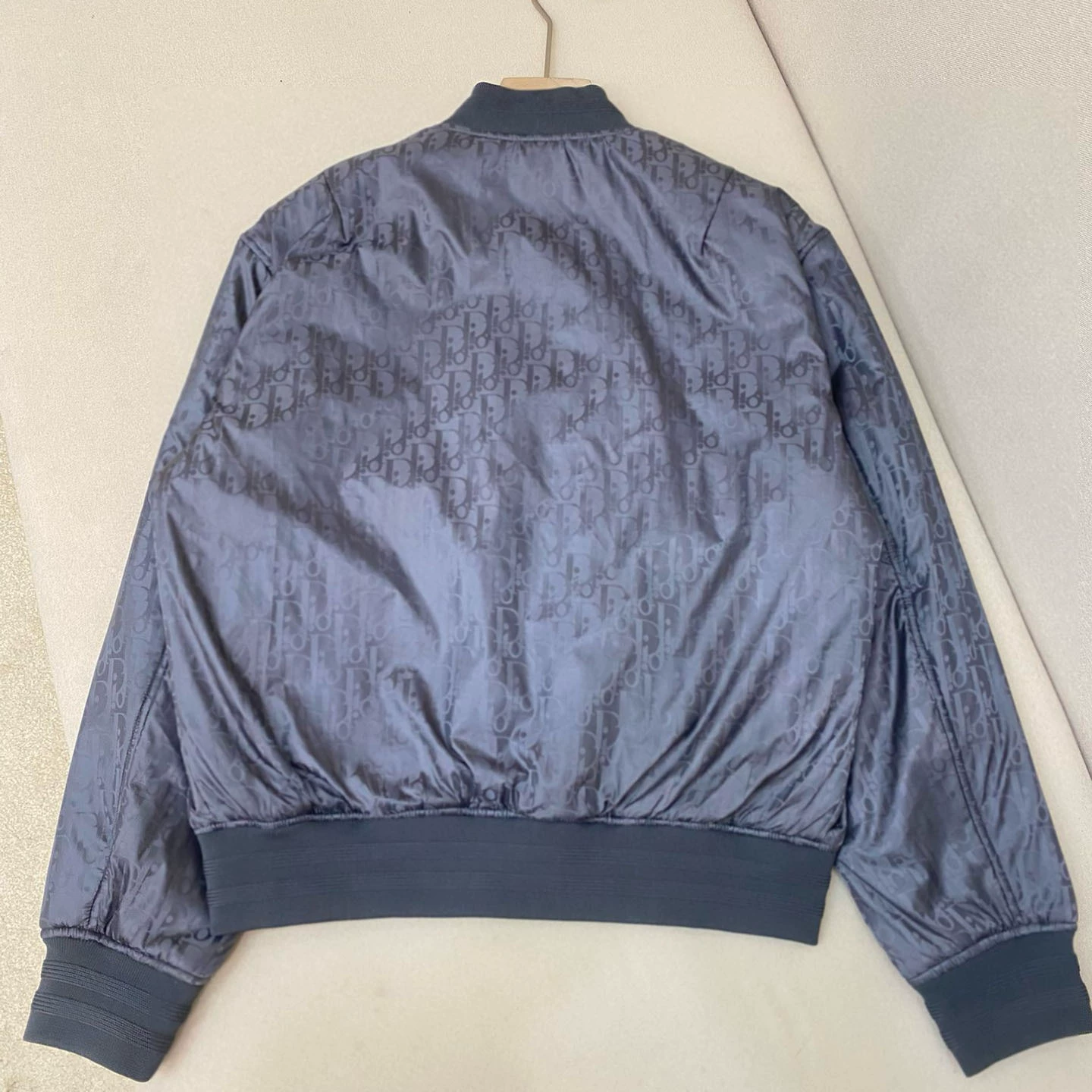 Light and thin baseball jacket, print