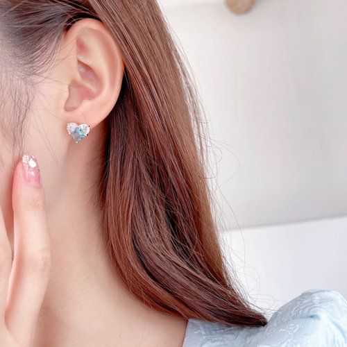 s925 silver needle ear piercing earrings, super fairy temperament, sweet and fresh earrings, simple and versatile, small, love-shaped earrings