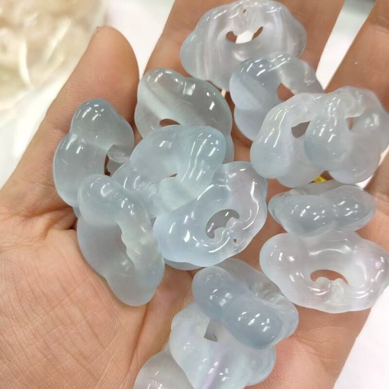 Manufacturer Wholesale Cat's Eye Jade Lock Pendant for Men and Women, Colorful and Exquisite Auspicious Cloud Lock Pendant, Jade Pendant, Versatile for All Seasons