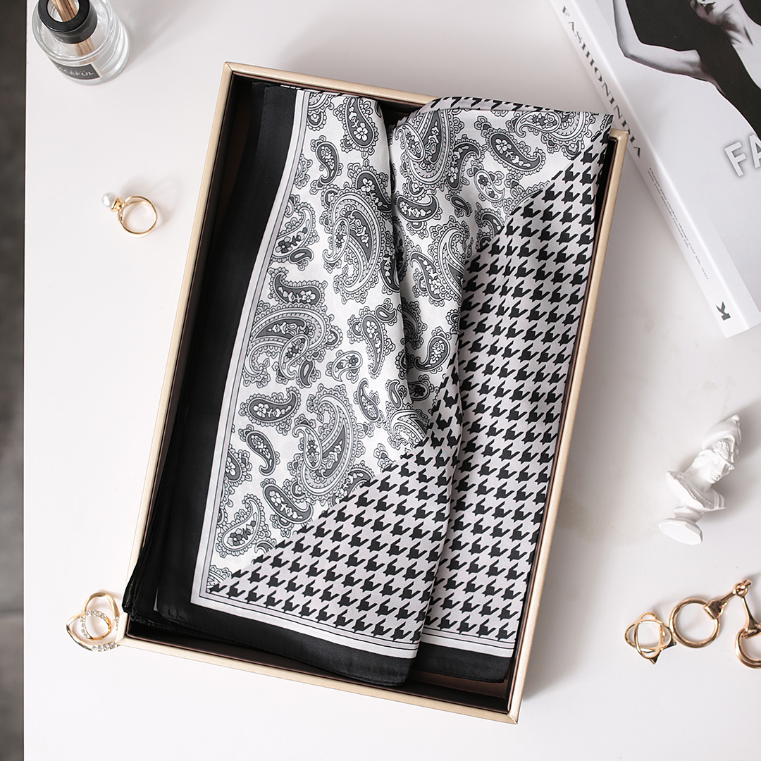 Spring New 70CM Square Versatile Decorative Professional Thin Korean Small Scarf for Women_voghion.com